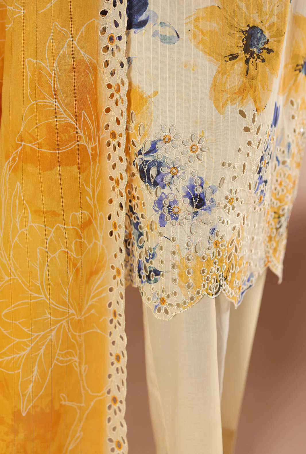 HZ Nayab Embroidered Lawn Suit Unstitched 3 Piece NPE 02 - Multi Color - Image 3