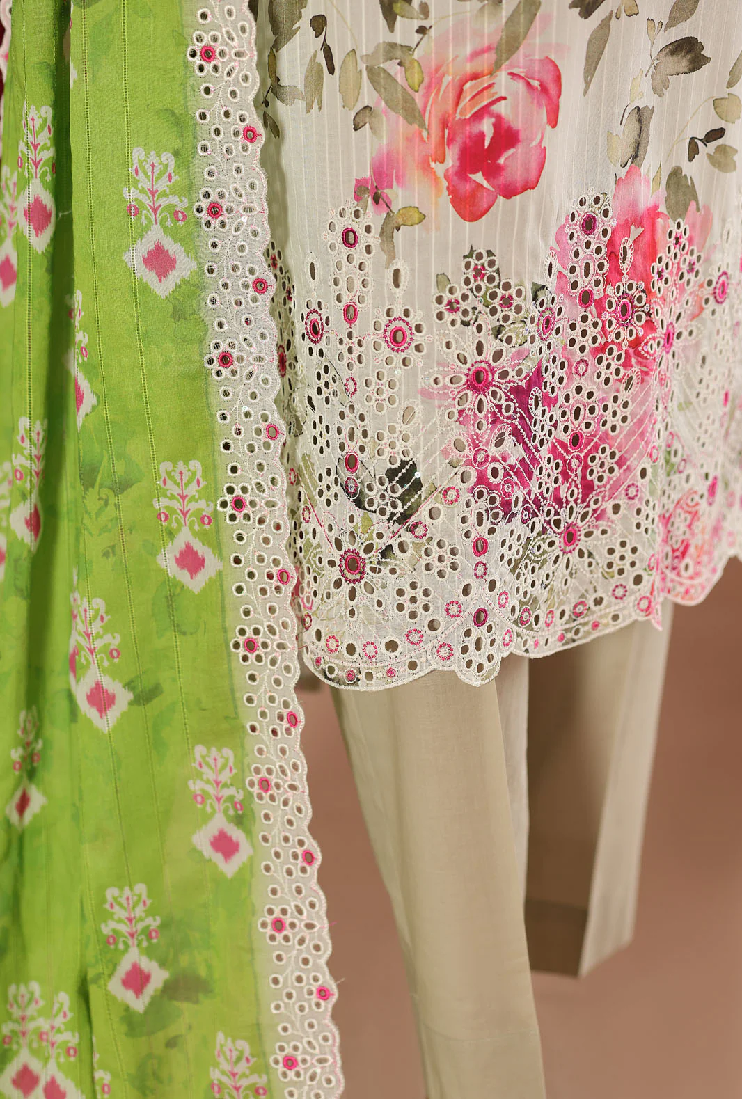 HZ Nayab Embroidered Lawn Suit Unstitched 3 Piece NPE 03 - Multi Color - Image 3