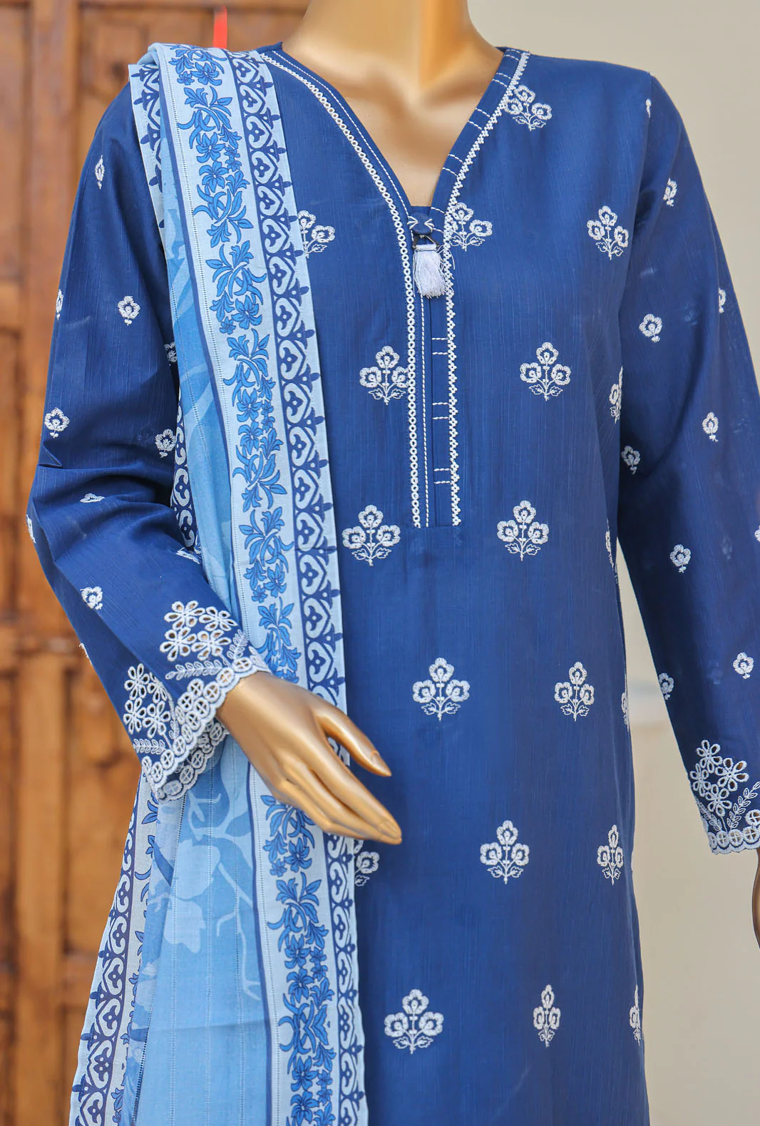 HZ Oriental Printkari Slub Cambric Embroidered Unstitched 3-Piece Suit – OPS-07 Navy Blue - Image 3